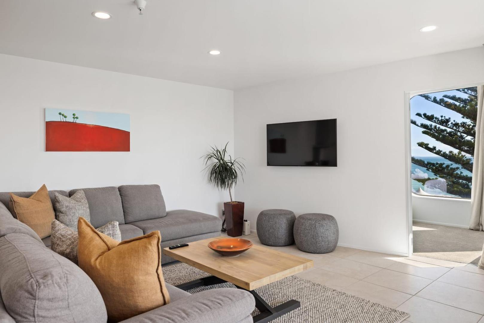 Oceanside Bliss - Absolute Beachfront - Uninterrupted Ocean Views With Pool Mount Maunganui Kültér fotó