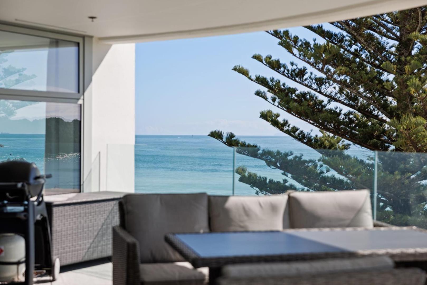 Oceanside Bliss - Absolute Beachfront - Uninterrupted Ocean Views With Pool Mount Maunganui Kültér fotó