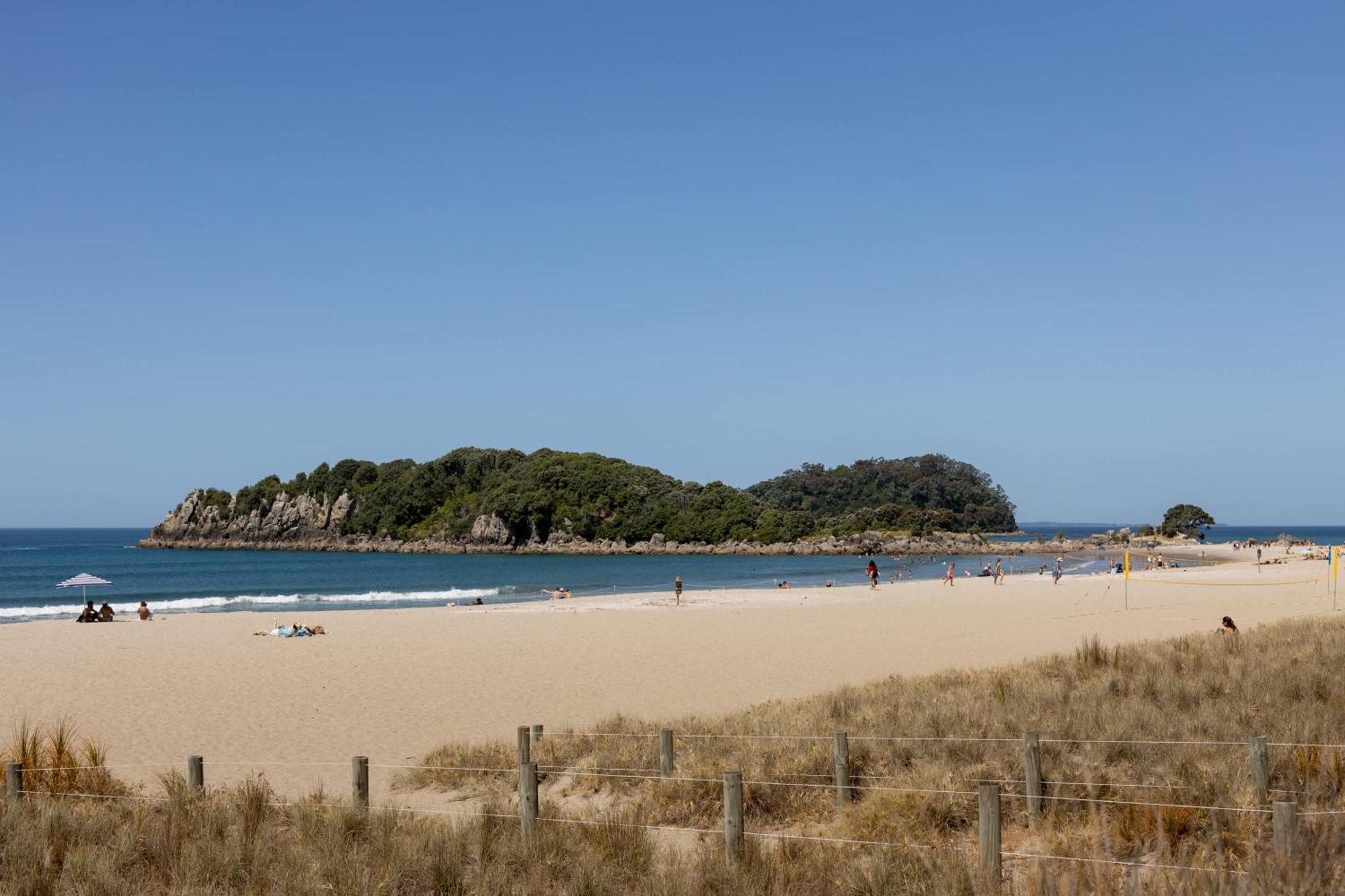Oceanside Bliss - Absolute Beachfront - Uninterrupted Ocean Views With Pool Mount Maunganui Kültér fotó